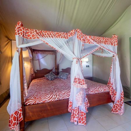 Lake Naivasha Crescent Camp מראה חיצוני תמונה